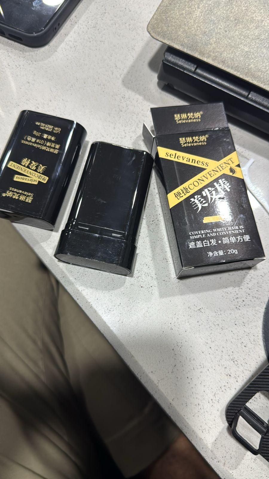 Covering White Hair Made Simple – 2 in 1 Hair Dye Touch-Up Comb (20gm)